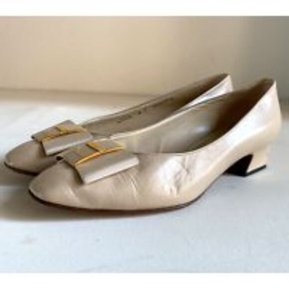 Vintage Bally Switzerland Bow Detail Low Heel Leather Loafers 6.5 Extra Wide. - Picture 8 of 13